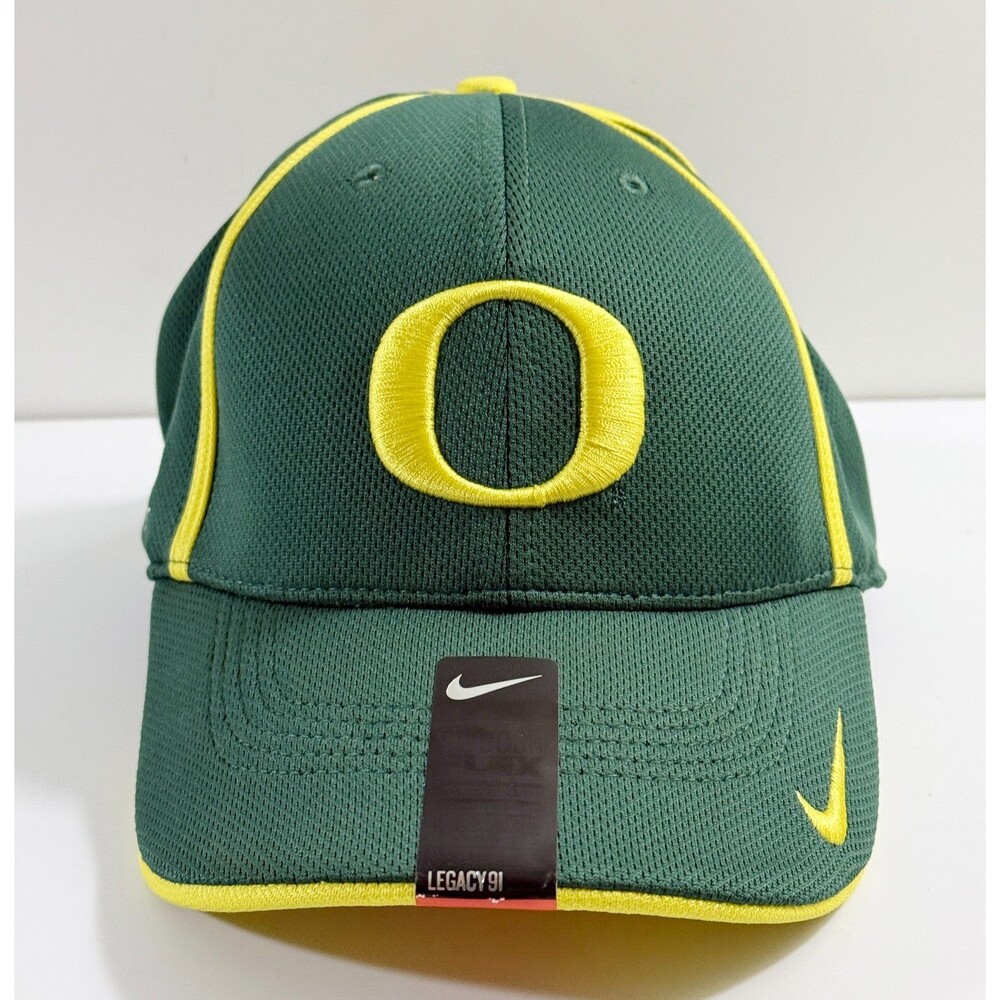 Nike 2010 Oregon Ducks‎ Legacy91 Mens Green Yellow Fitted Hat Dri-Fit Cap NWT